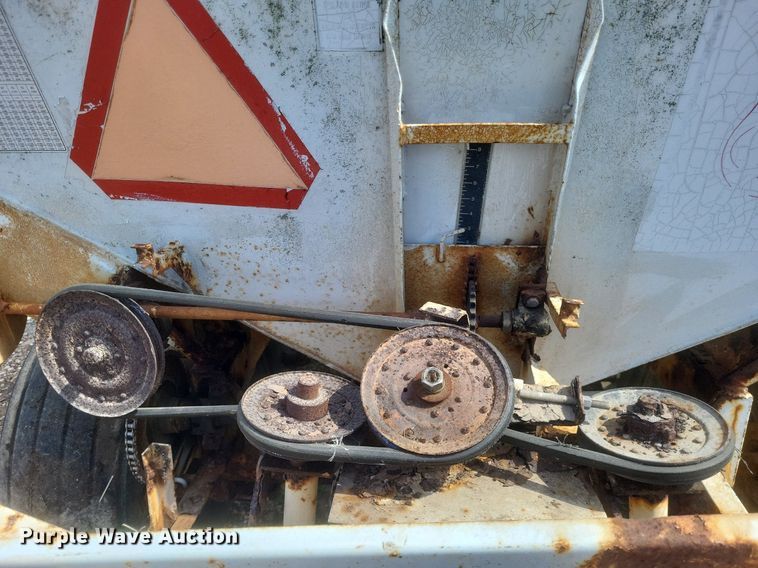 image for item MJ9039 Willmar  600 spreader