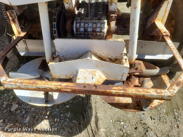 image for item MJ9039 Willmar  600 spreader