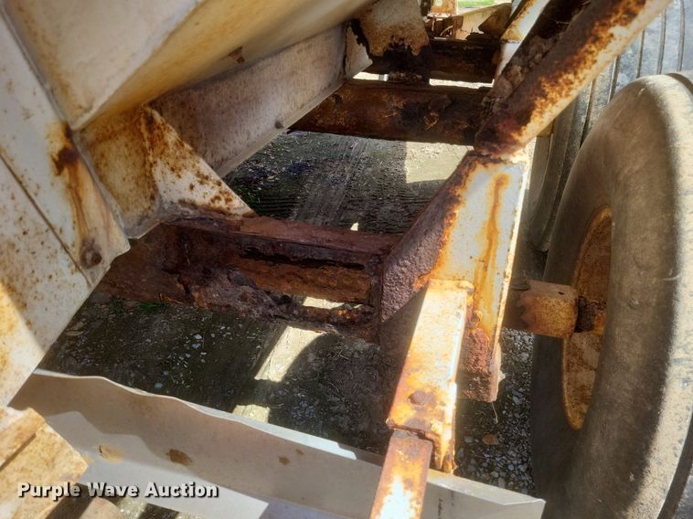 image for item MJ9039 Willmar  600 spreader