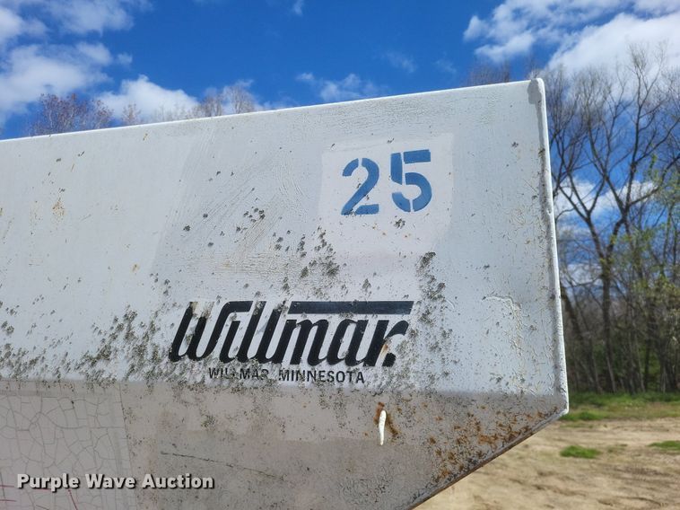 image for item MJ9039 Willmar  600 spreader