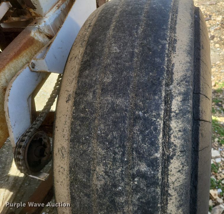 image for item MJ9039 Willmar  600 spreader