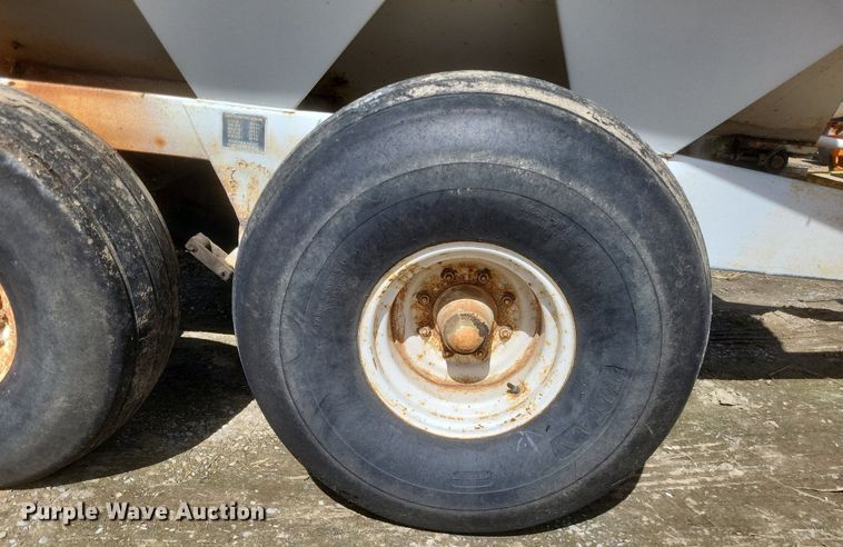 image for item MJ9039 Willmar  600 spreader