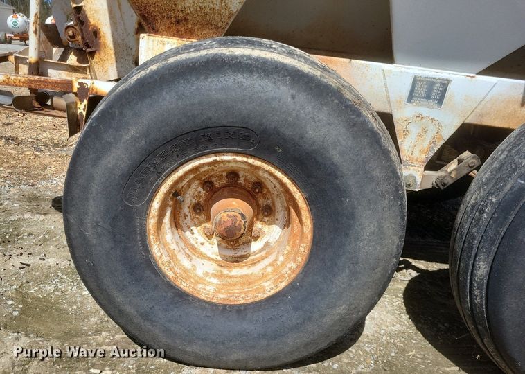 image for item MJ9039 Willmar  600 spreader