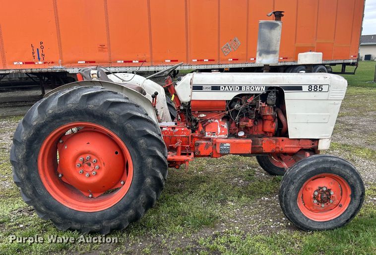 image for item MO9211 1974 Case 885 tractor