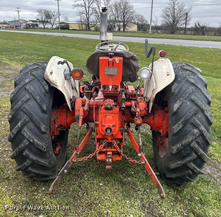 image for item MO9211 1974 Case 885 tractor