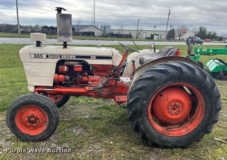 image for item MO9211 1974 Case 885 tractor