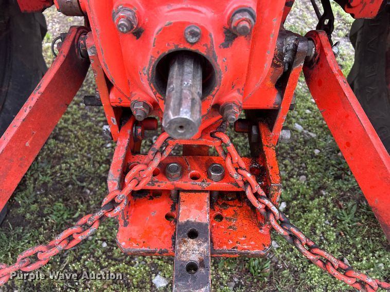 image for item MO9211 1974 Case 885 tractor