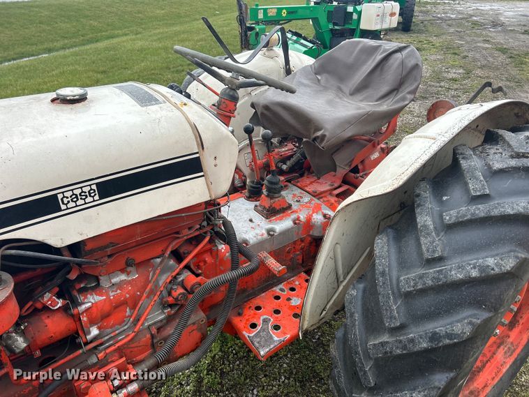 image for item MO9211 1974 Case 885 tractor