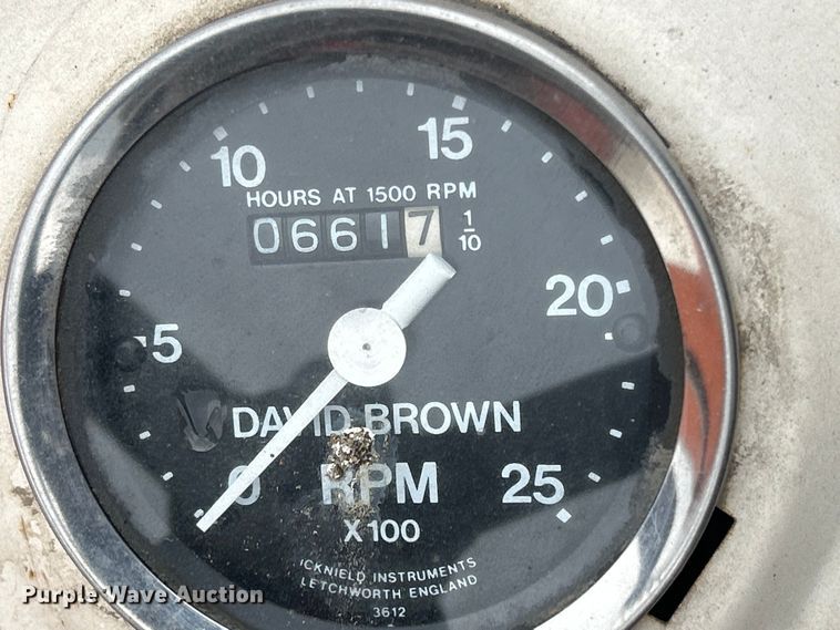 image for item MO9211 1974 Case 885 tractor