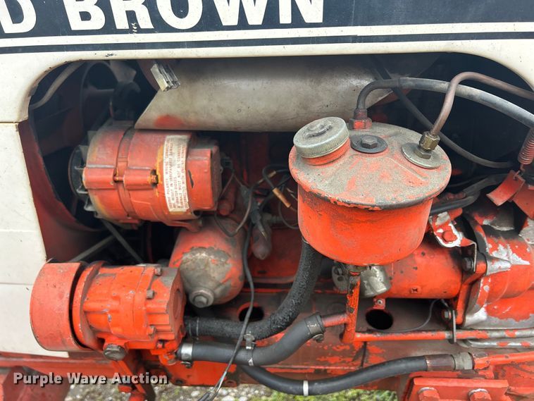 image for item MO9211 1974 Case 885 tractor