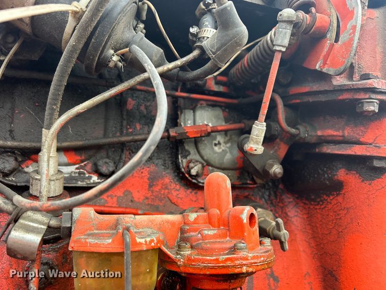 image for item MO9211 1974 Case 885 tractor