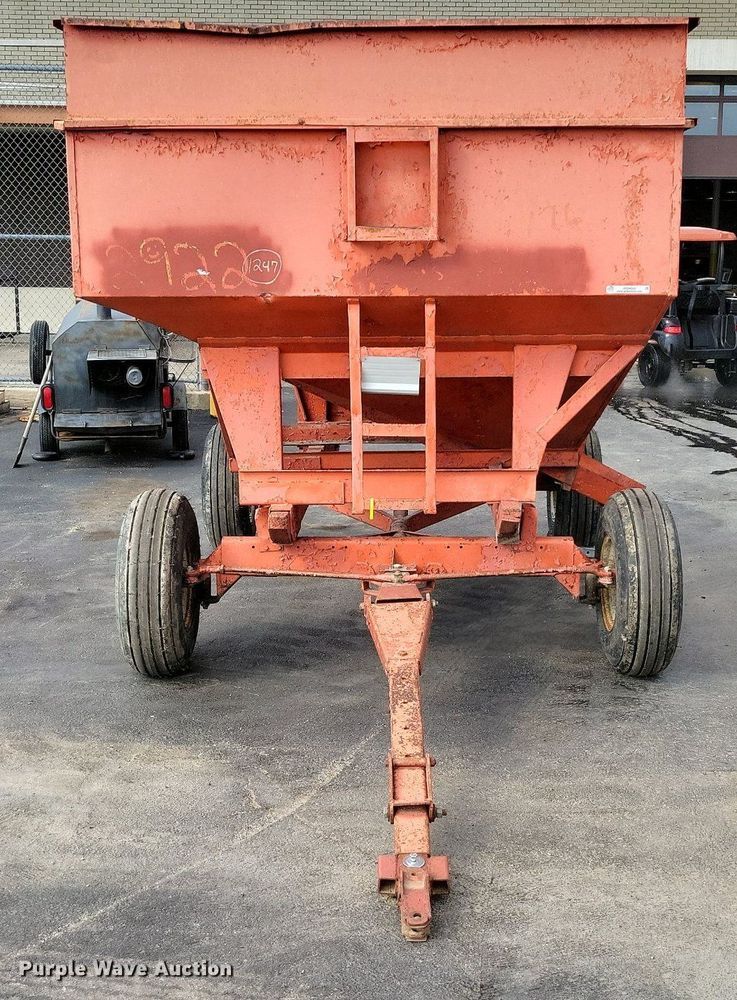 image for item MQ9688 Gravity wagon