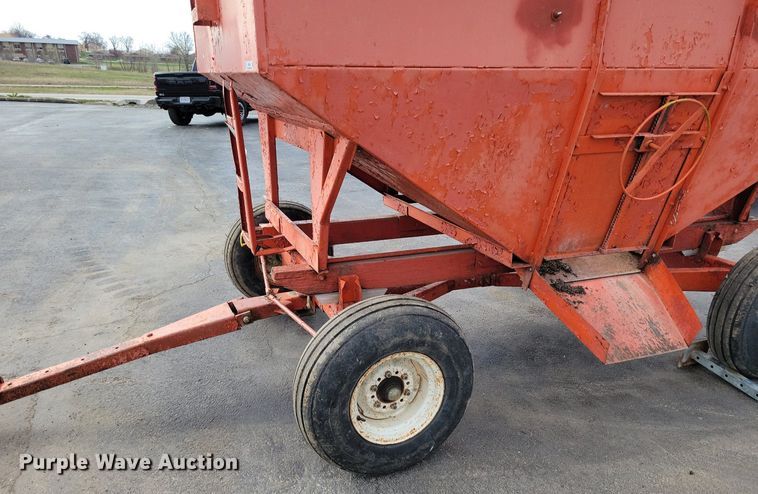 image for item MQ9688 Gravity wagon