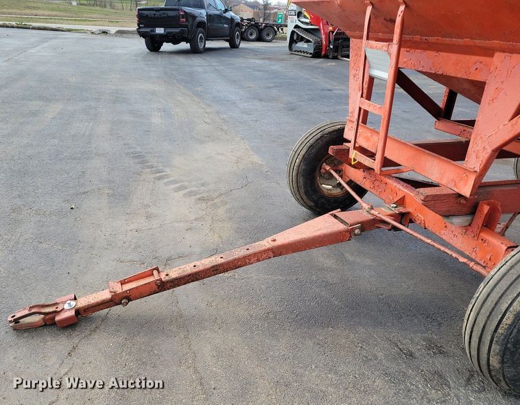 image for item MQ9688 Gravity wagon