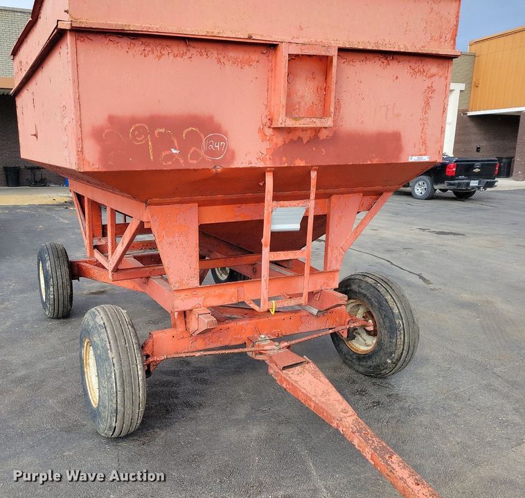 image for item MQ9688 Gravity wagon