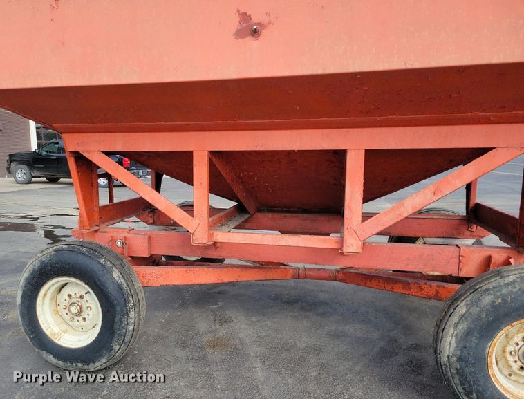 image for item MQ9688 Gravity wagon