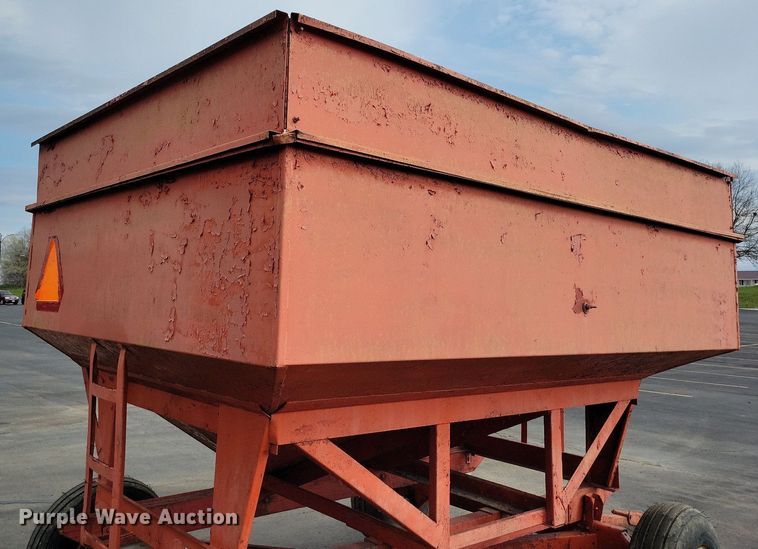 image for item MQ9688 Gravity wagon