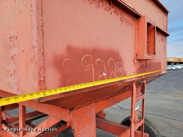 image for item MQ9688 Gravity wagon