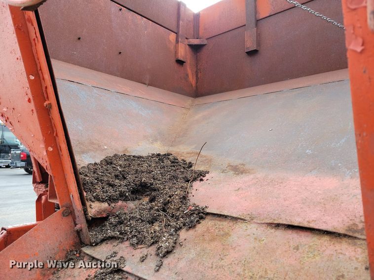 image for item MQ9688 Gravity wagon