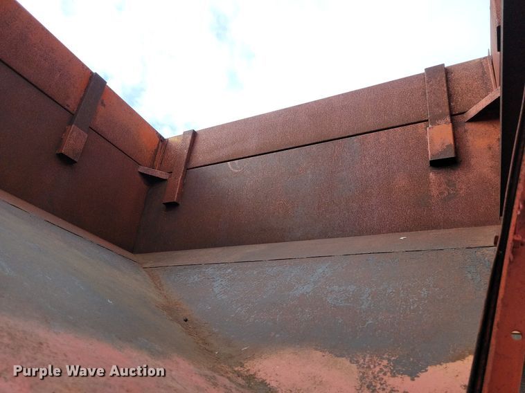 image for item MQ9688 Gravity wagon