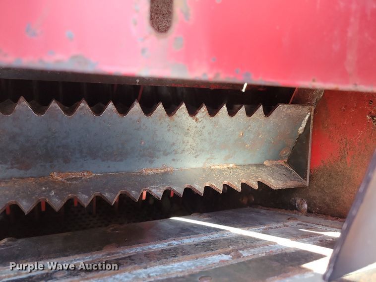 image for item MQ9698 New Holland 357 feed grinder/mixer