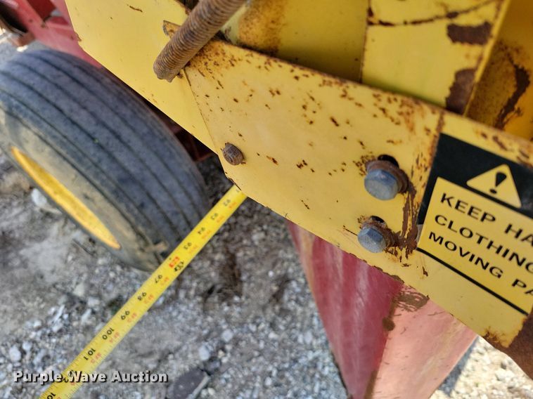 image for item MQ9698 New Holland 357 feed grinder/mixer