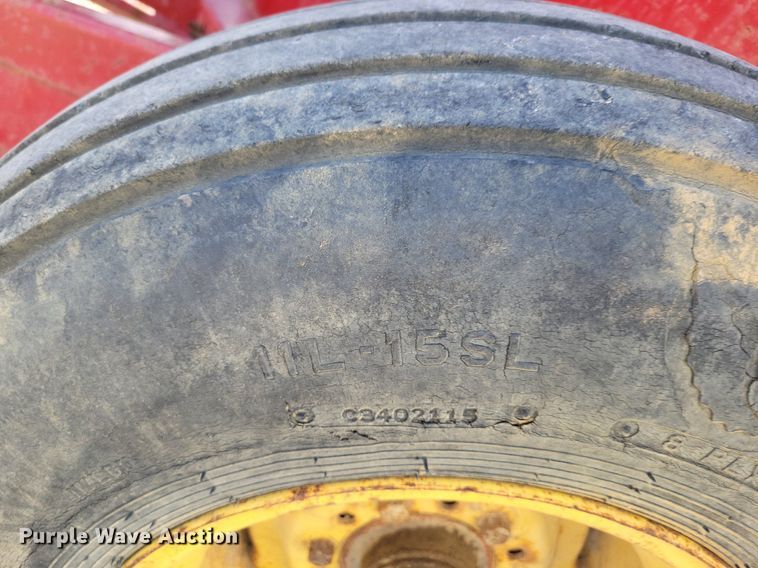 image for item MQ9698 New Holland 357 feed grinder/mixer