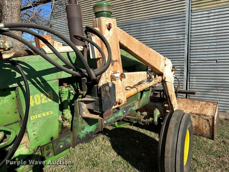 image for item NH9014 1968 John Deere 4020 tractor