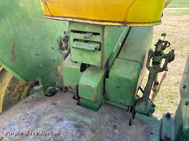 image for item NH9014 1968 John Deere 4020 tractor