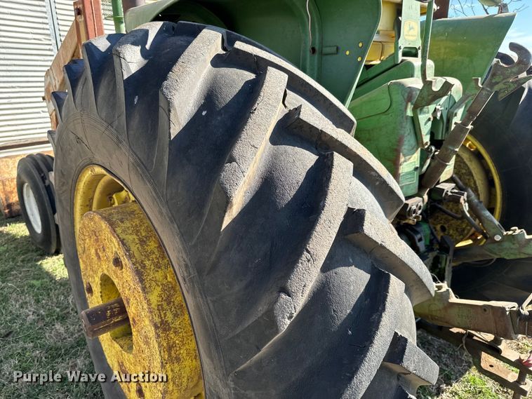 image for item NH9014 1968 John Deere 4020 tractor