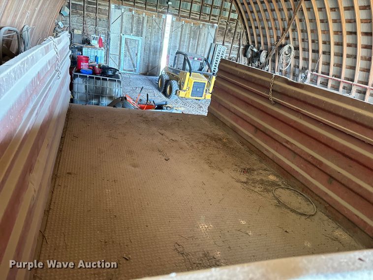 image for item NH9015 1968 Ford 600 dump flatbed truck