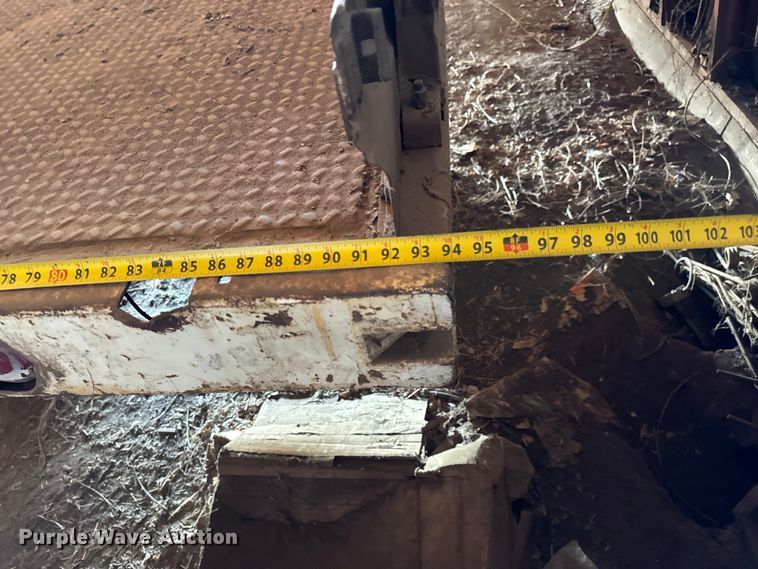 image for item NH9015 1968 Ford 600 dump flatbed truck