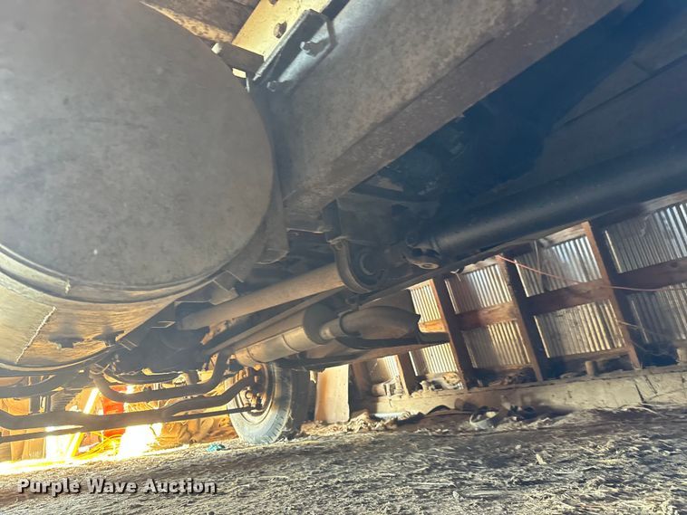 image for item NH9015 1968 Ford 600 dump flatbed truck