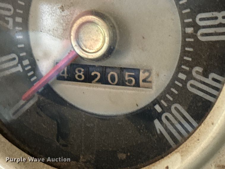 image for item NH9015 1968 Ford 600 dump flatbed truck