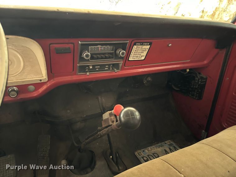 image for item NH9015 1968 Ford 600 dump flatbed truck