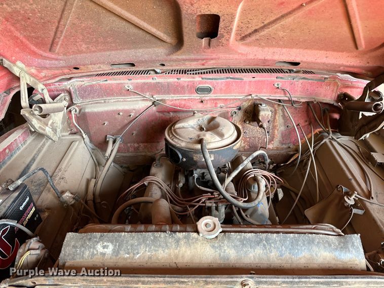 image for item NH9015 1968 Ford 600 dump flatbed truck