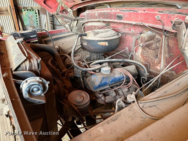 image for item NH9015 1968 Ford 600 dump flatbed truck