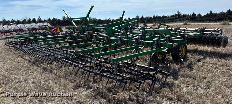 image for item NH9055 John Deere  726 mulch finisher