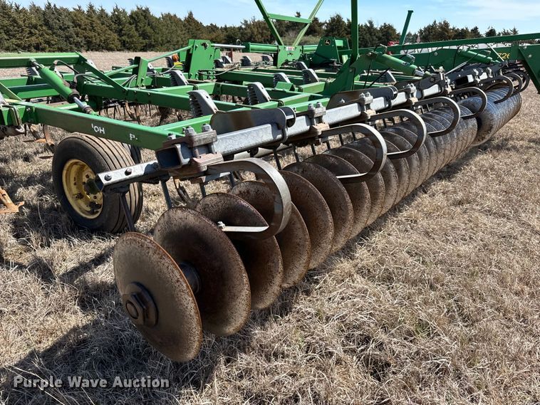 image for item NH9055 John Deere  726 mulch finisher