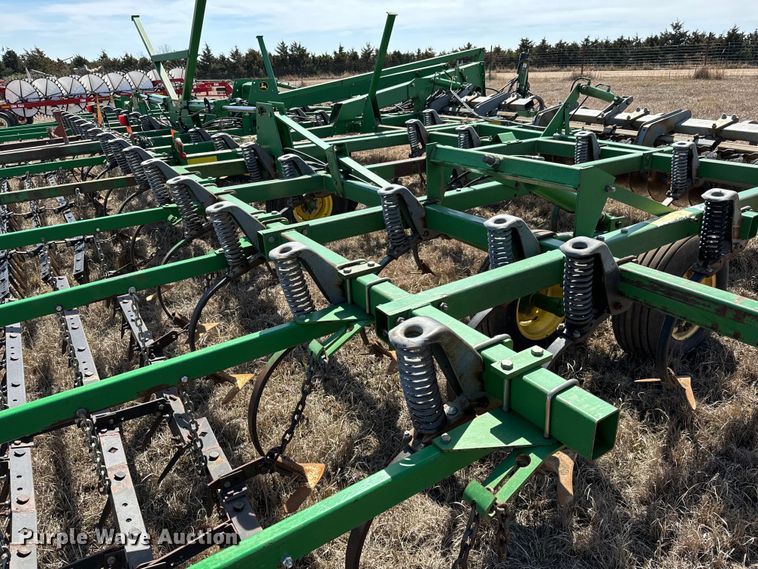 image for item NH9055 John Deere  726 mulch finisher