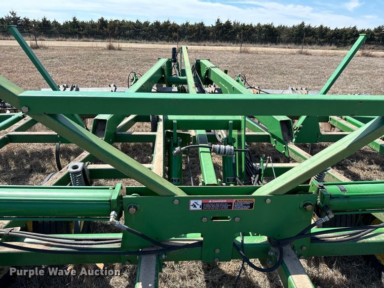 image for item NH9055 John Deere  726 mulch finisher
