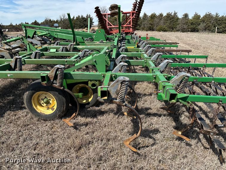 image for item NH9055 John Deere  726 mulch finisher