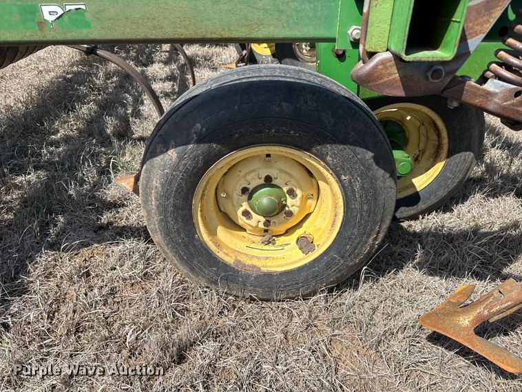 image for item NH9055 John Deere  726 mulch finisher