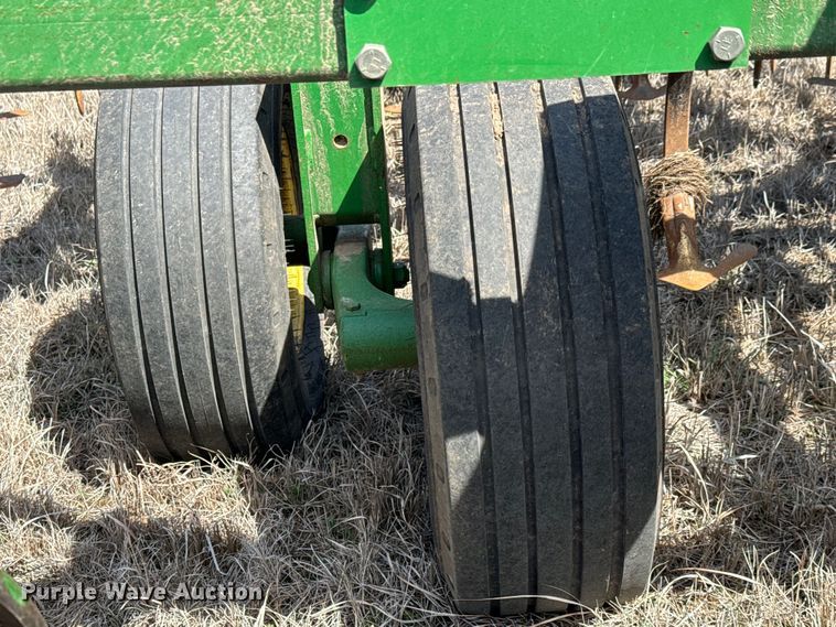 image for item NH9055 John Deere  726 mulch finisher