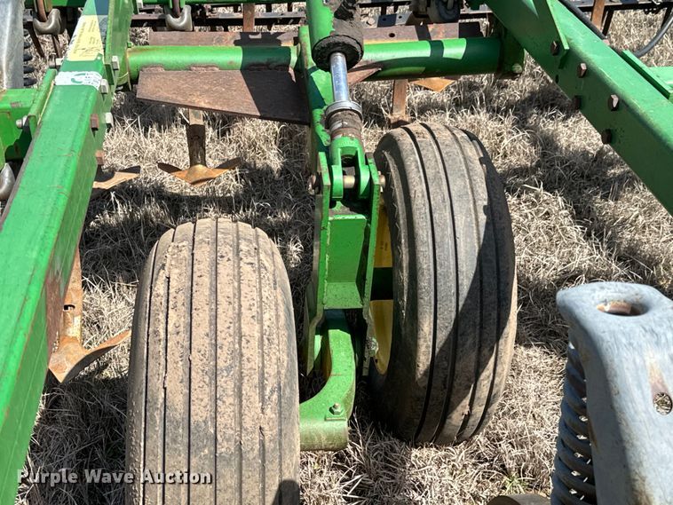 image for item NH9055 John Deere  726 mulch finisher