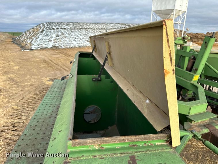 image for item NJ9484 Great Plains 3875860131 grain drill