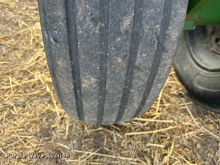 image for item NJ9484 Great Plains 3875860131 grain drill