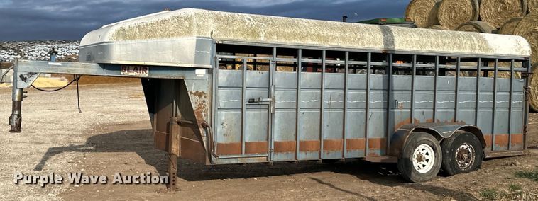 image for item NJ9485 1994 Blair 20X80GN livestock trailer