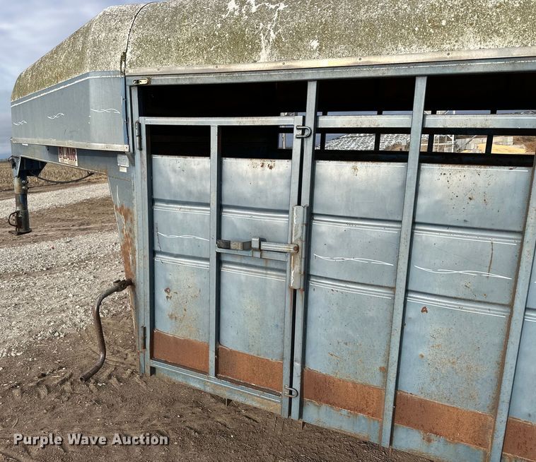 image for item NJ9485 1994 Blair 20X80GN livestock trailer