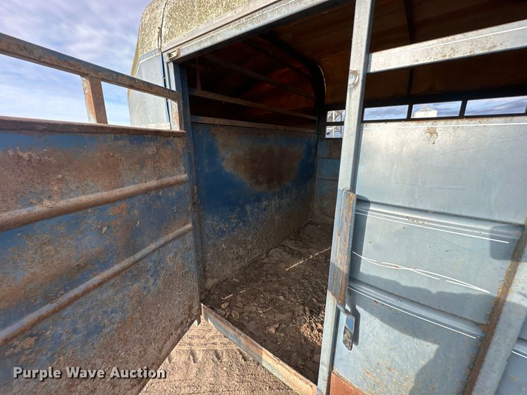 image for item NJ9485 1994 Blair 20X80GN livestock trailer
